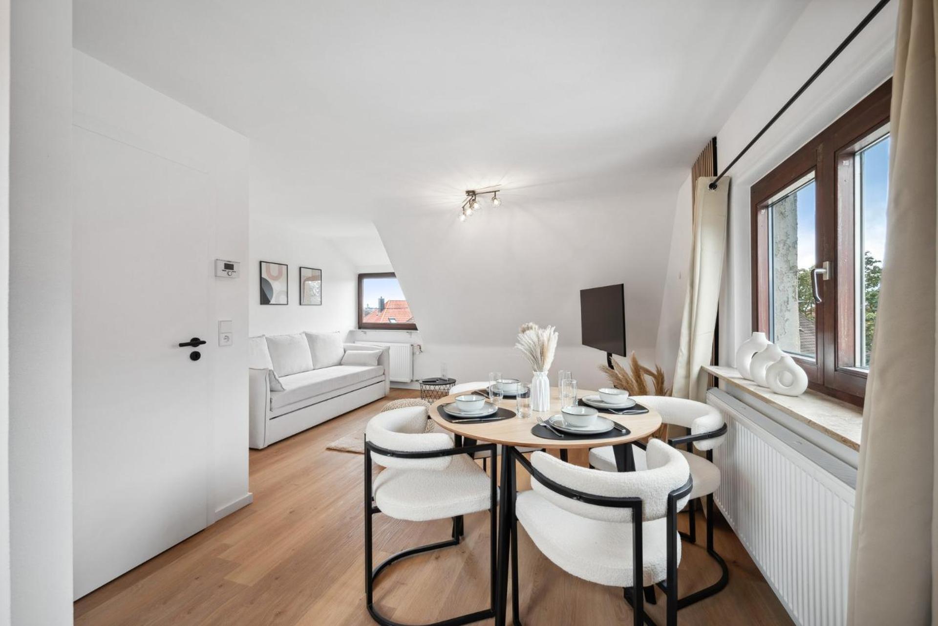 Malu Rooms - Top Lage, Kostenloser Parkplatz, Klima, Netflix, 24H Checkin Ludwigsburg Exterior foto